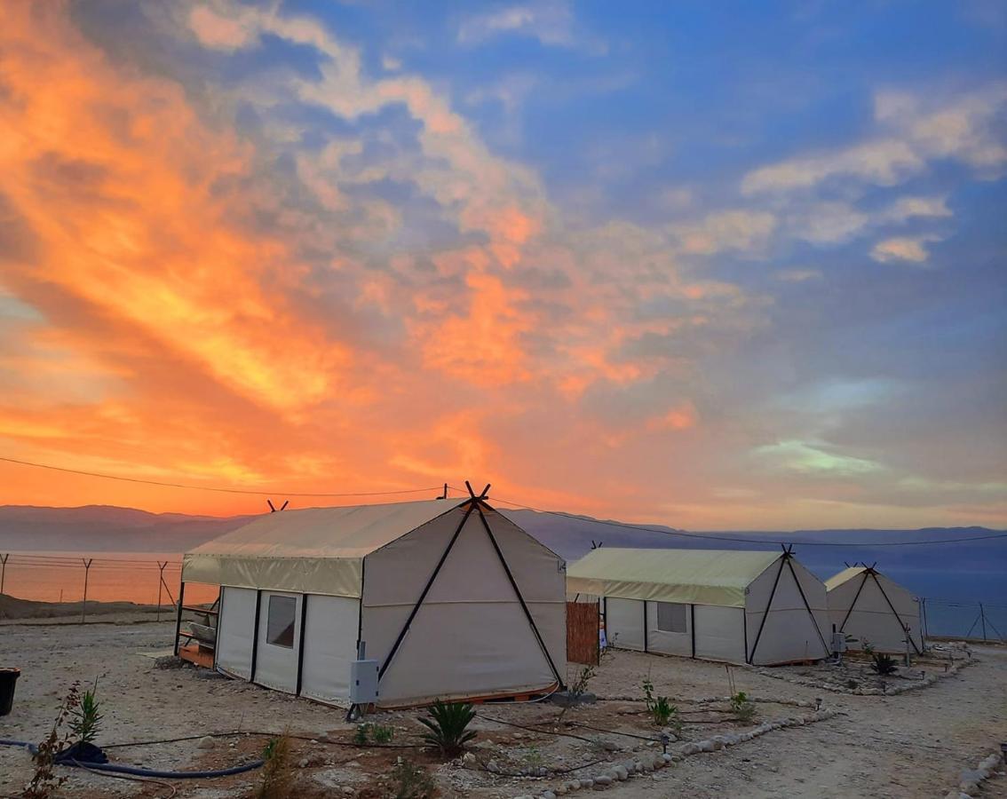 Hotel Tranquilo - Dead Sea Glamping à Metzoke Dragot Extérieur photo