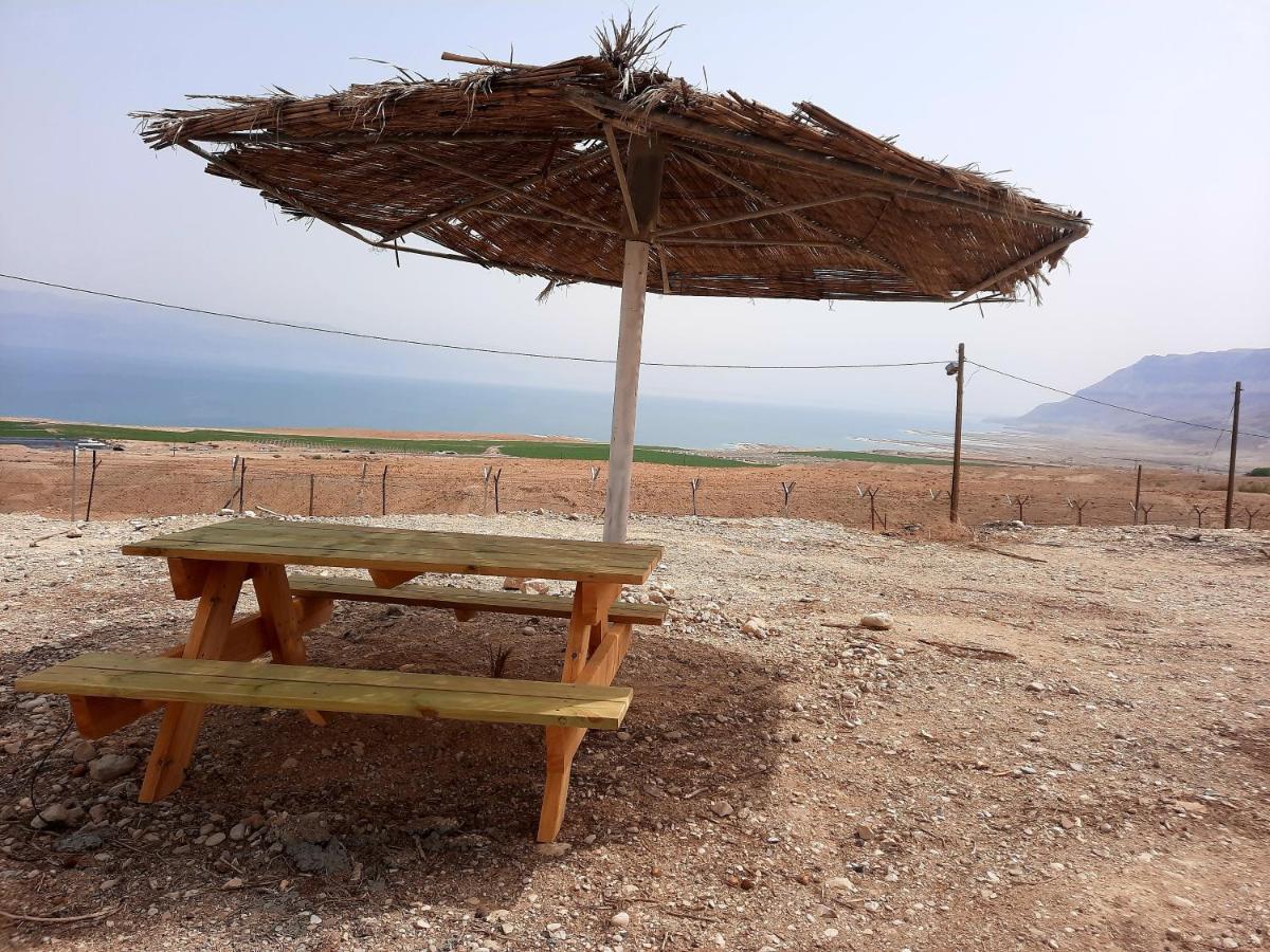 Hotel Tranquilo - Dead Sea Glamping à Metzoke Dragot Extérieur photo