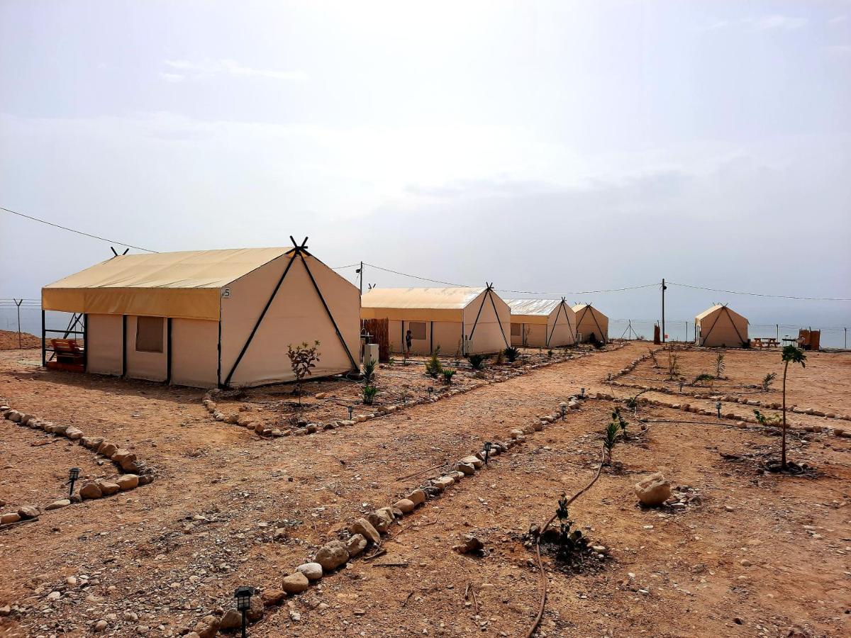 Hotel Tranquilo - Dead Sea Glamping à Metzoke Dragot Extérieur photo