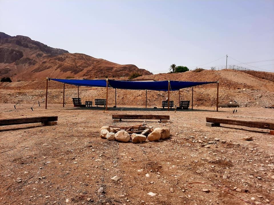 Hotel Tranquilo - Dead Sea Glamping à Metzoke Dragot Extérieur photo