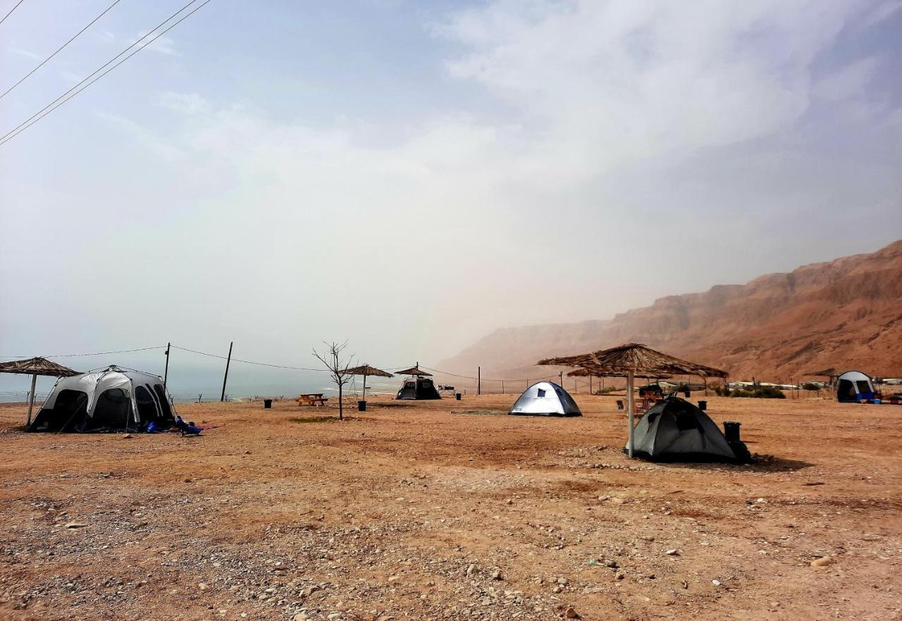 Hotel Tranquilo - Dead Sea Glamping à Metzoke Dragot Extérieur photo