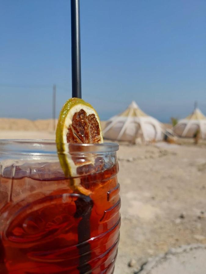 Hotel Tranquilo - Dead Sea Glamping à Metzoke Dragot Extérieur photo