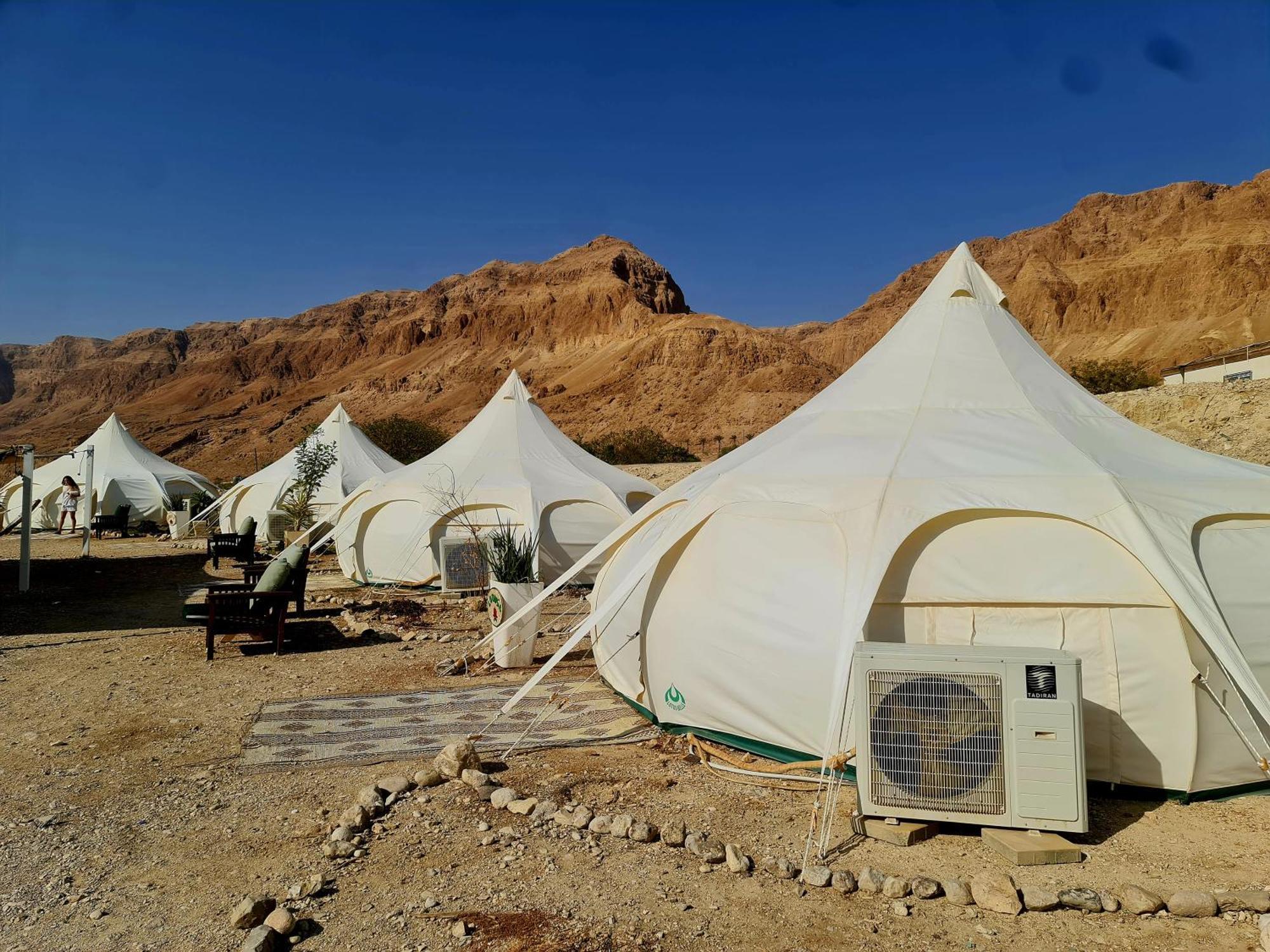Hotel Tranquilo - Dead Sea Glamping à Metzoke Dragot Extérieur photo