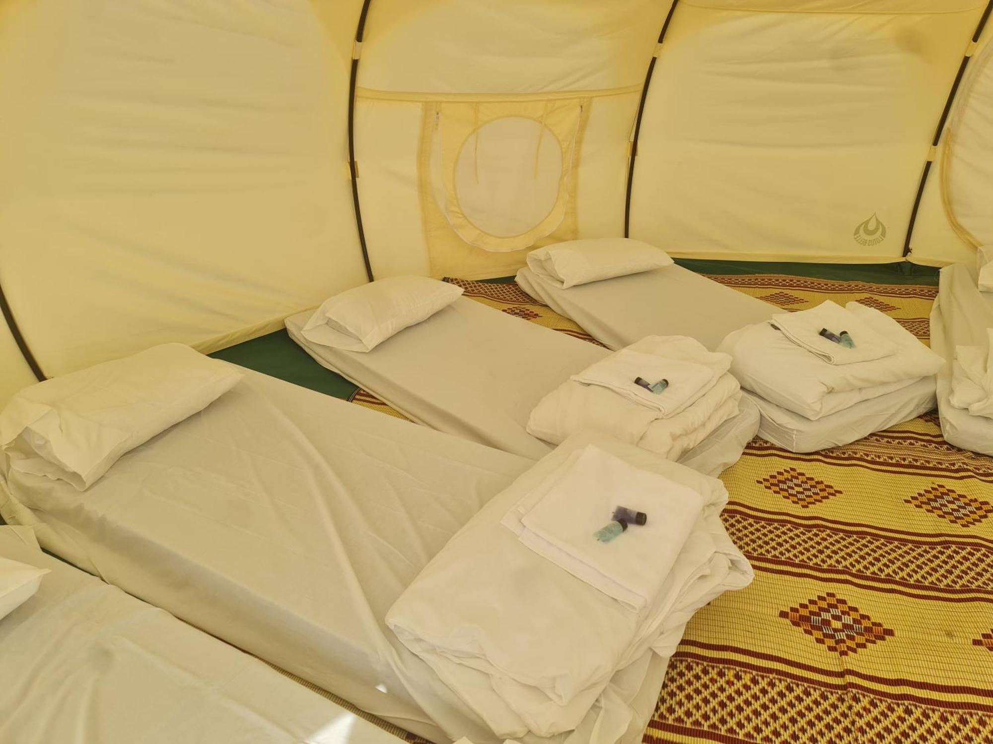 Hotel Tranquilo - Dead Sea Glamping à Metzoke Dragot Extérieur photo