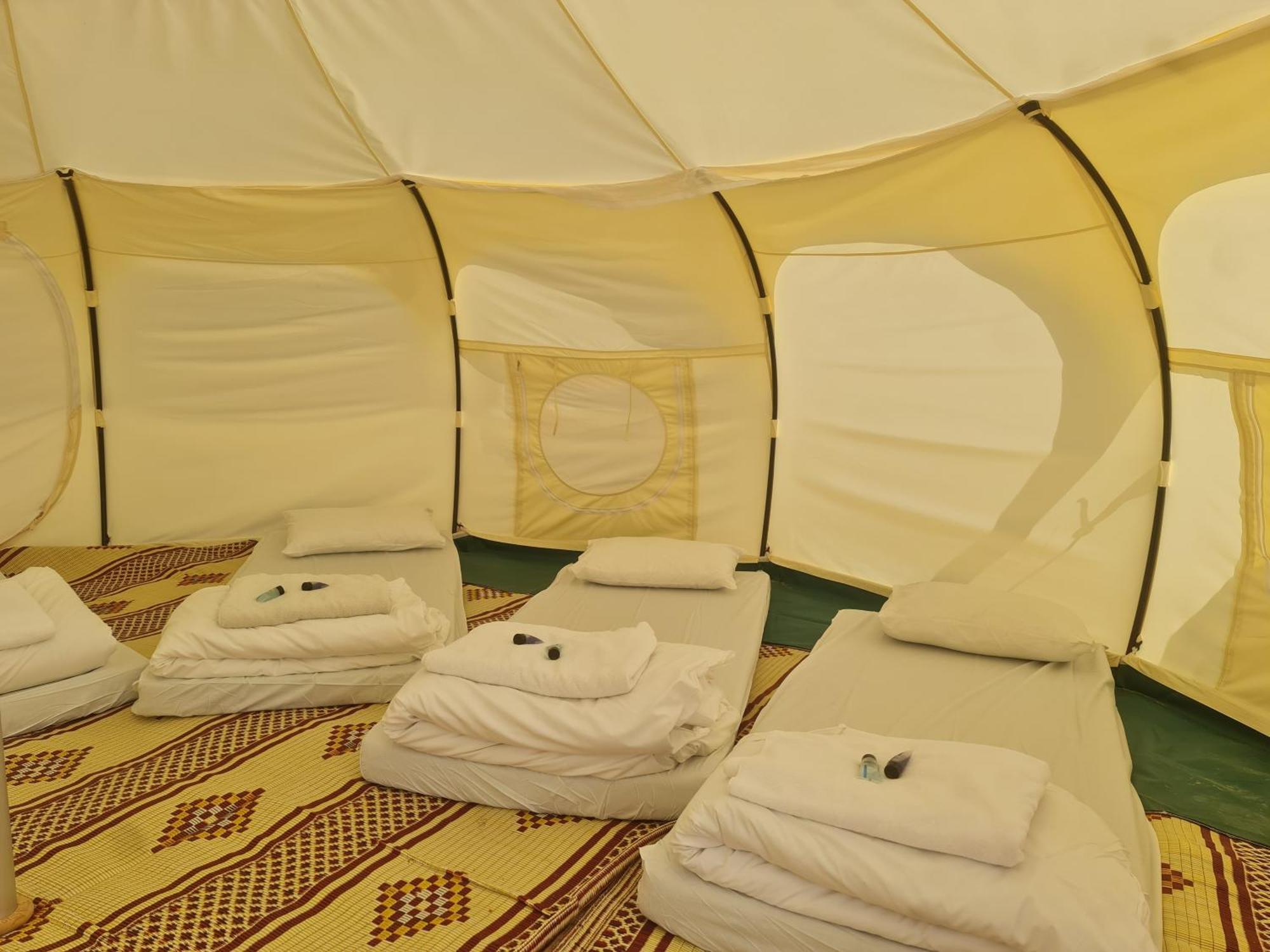 Hotel Tranquilo - Dead Sea Glamping à Metzoke Dragot Extérieur photo