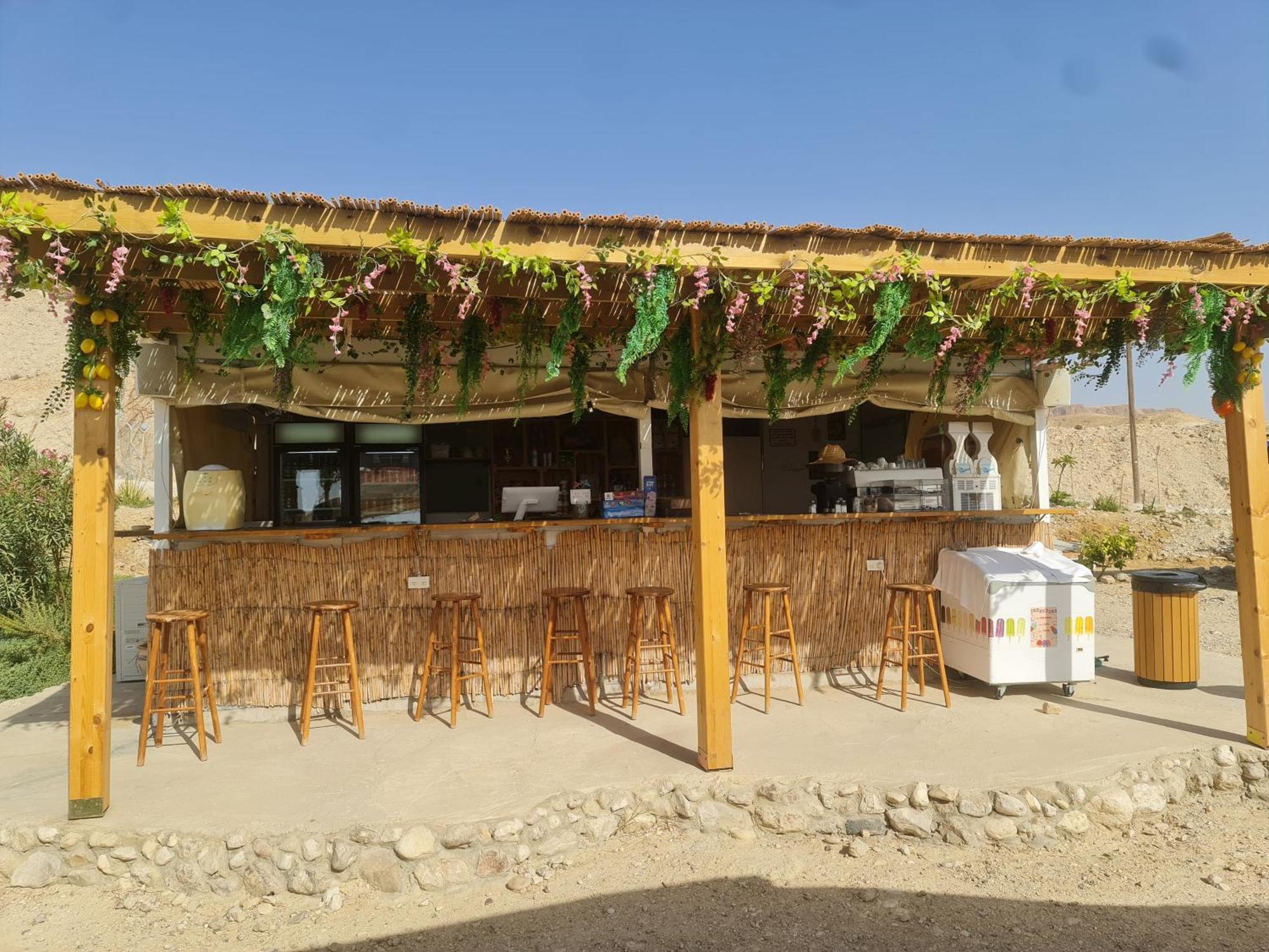 Hotel Tranquilo - Dead Sea Glamping à Metzoke Dragot Extérieur photo